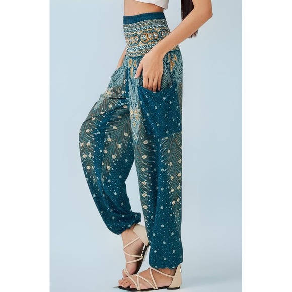 NWT Gypsy Gal Women's L Teal Blue Peacock Print Boho Smocked Waist Harem Pants - Picture 1 of 12